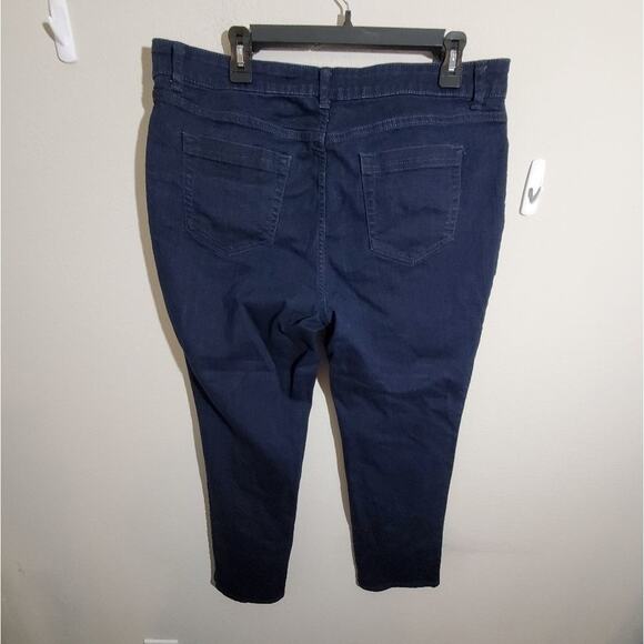 Croft & Barrow classic fit jeans plus 16 short‎ - Picture 2 of 7